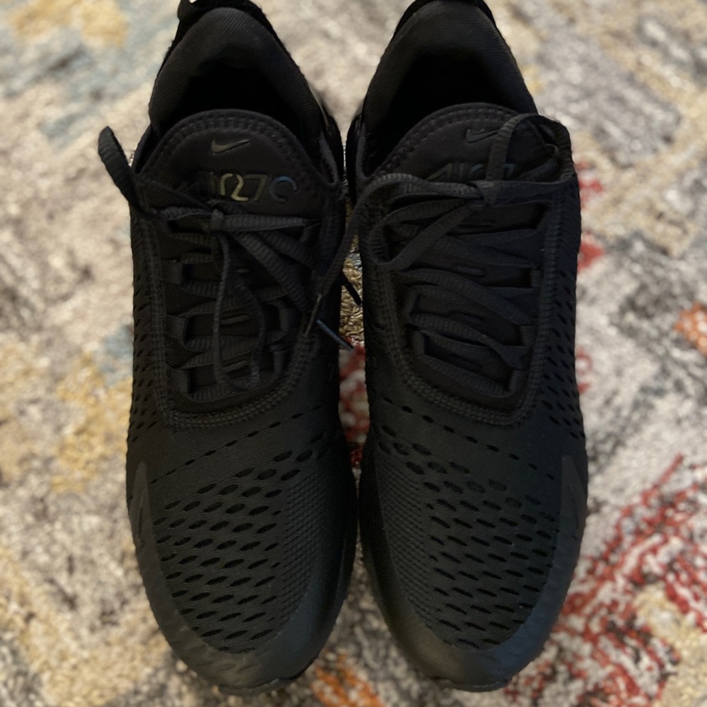 Nike Air Max 270 (Men’s size 8, Women’s 9.5)